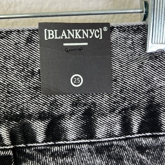 Blank NYC When In Rome Black Acid Wash High Waist Paperbag Jeans Size 25 - Picture 8 of 14
